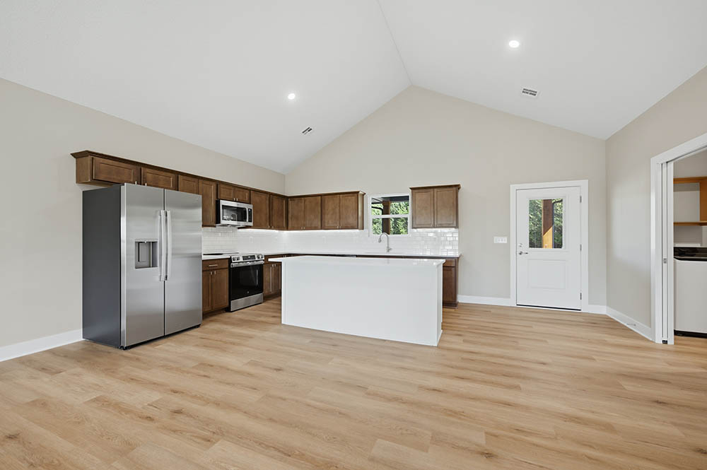 16-11053 SW Shore Dr-16
